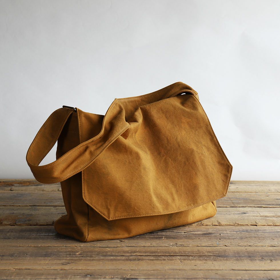 香久山鞄 赤さび染め帆布ショルダーバッグ(L) - ショルダーバッグ