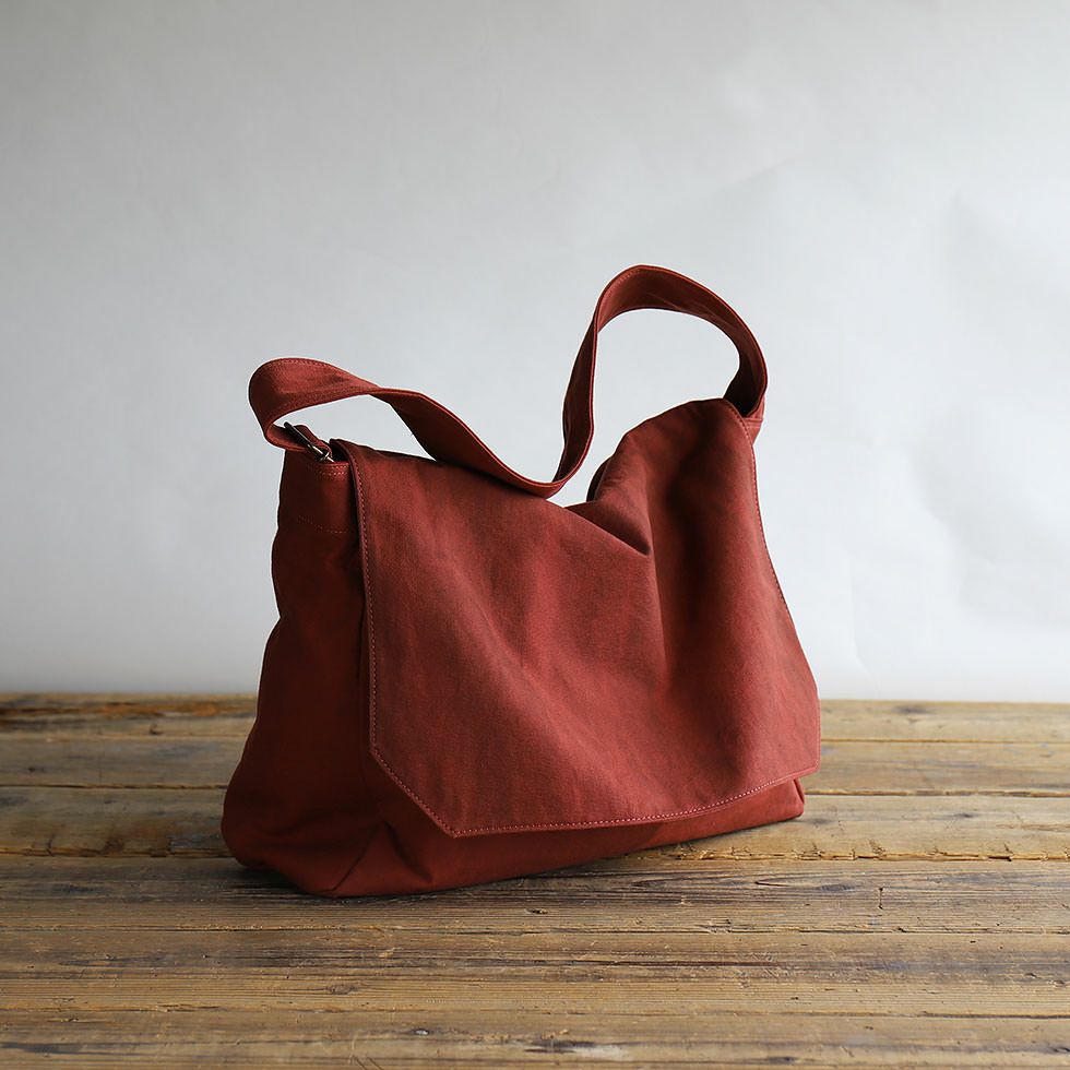 香久山鞄 赤さび染め帆布ショルダーバッグ(S) NAVY - ショルダーバッグ