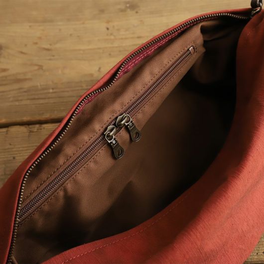 赤さび染め帆布ボディバッグ(L) | 香久山鞄