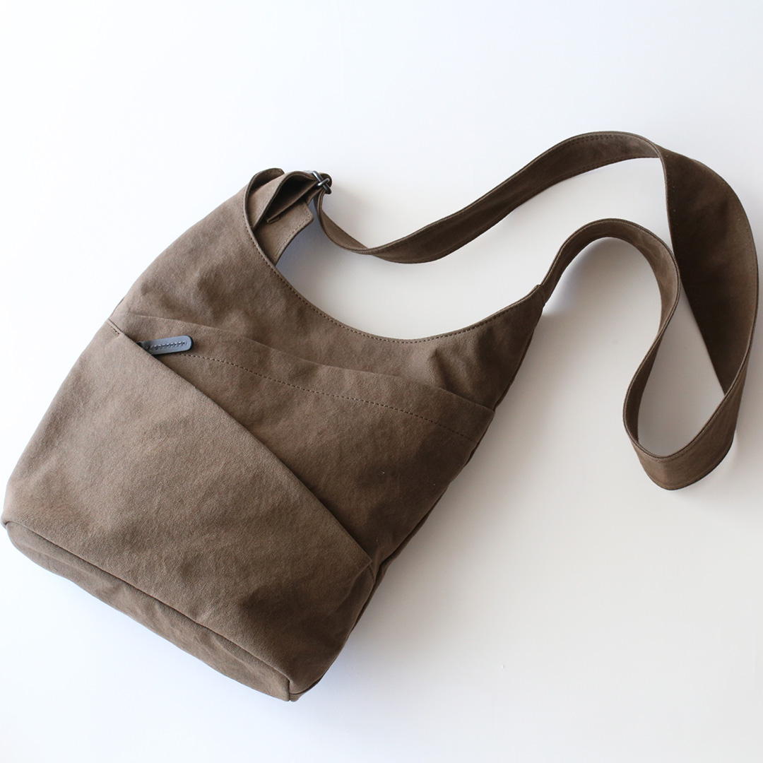 備長炭染め帆布タケノコショルダースモーク正面画像