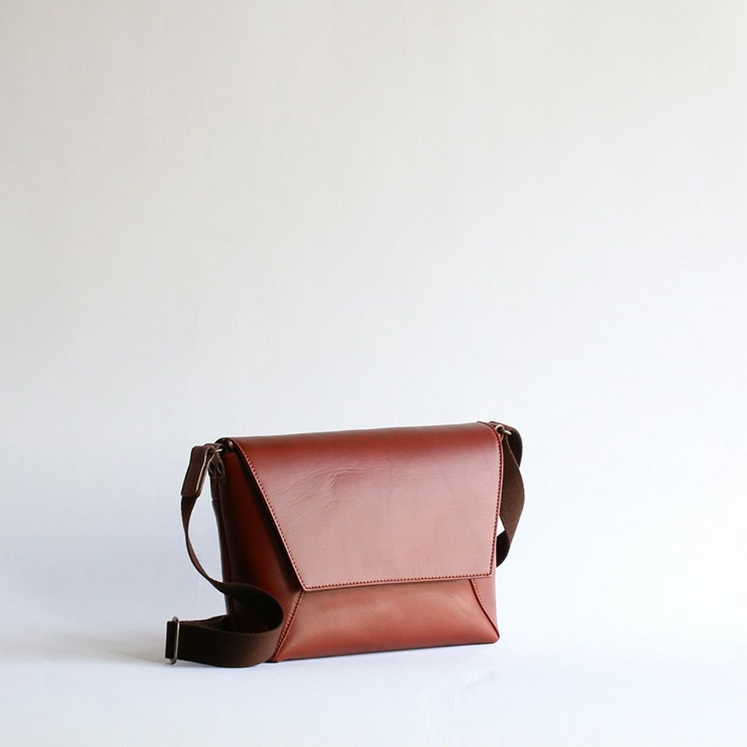 ✨大特価✨✜【絶品】高級品　ビーズバック　お値段半額以下　タグ付き Louis Buczka（ルイブチカ）400G ミニショルダーバッグB5 | 香久山鞄