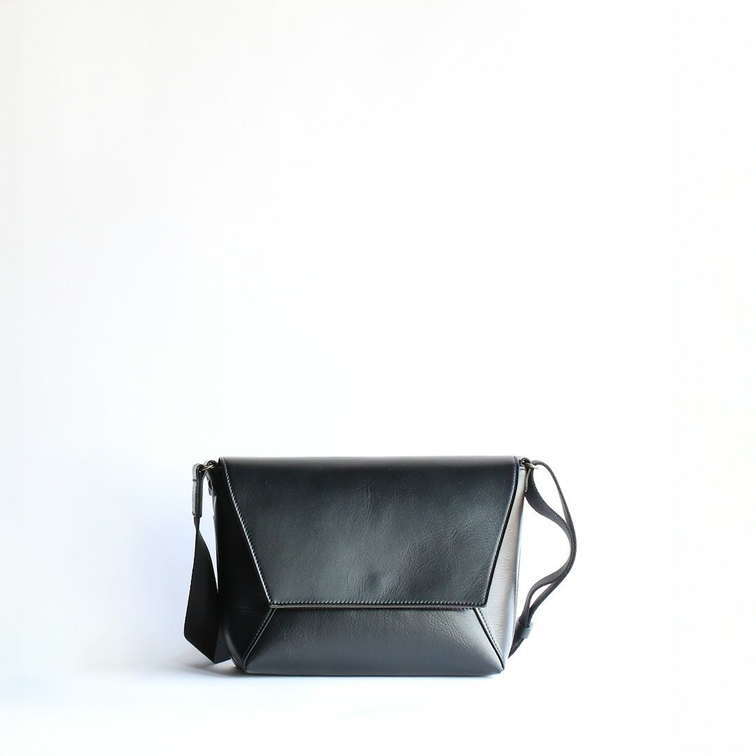 Louis Buczka（ルイブチカ）400G ミニショルダーバッグB5 | 香久山鞄